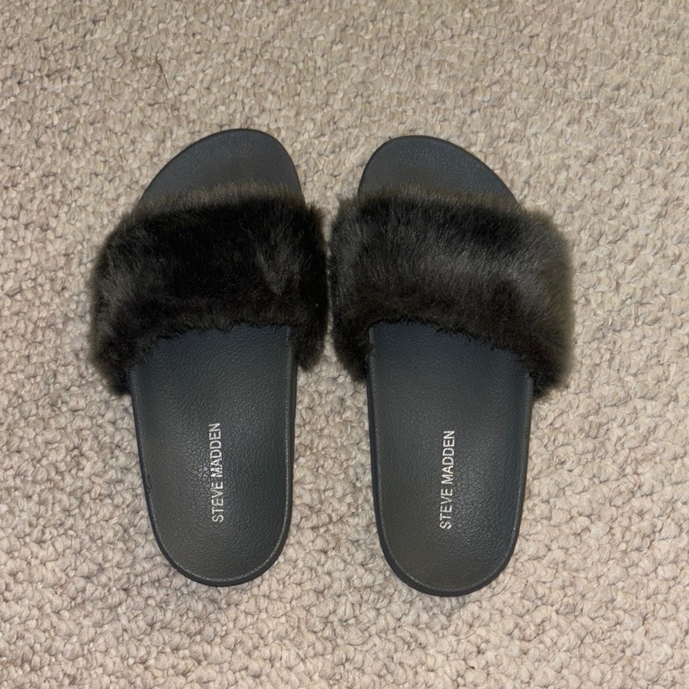 Steve Madden Gray Plush Fur Slippers